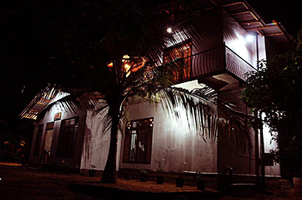 Coconut Garden House 호텔 우다왈라웨 외부 사진